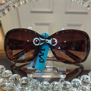 UV3 Sunglasses NWT